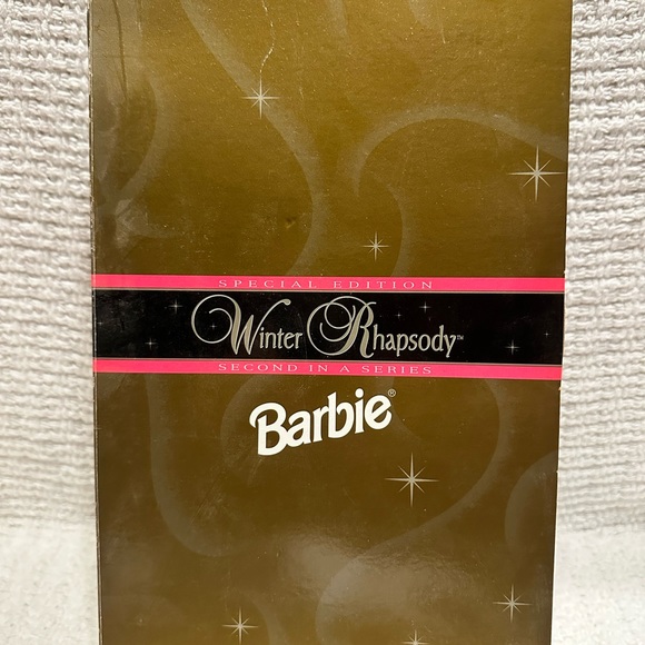 Avon Winter Barbie Collection - Picture 5 of 5